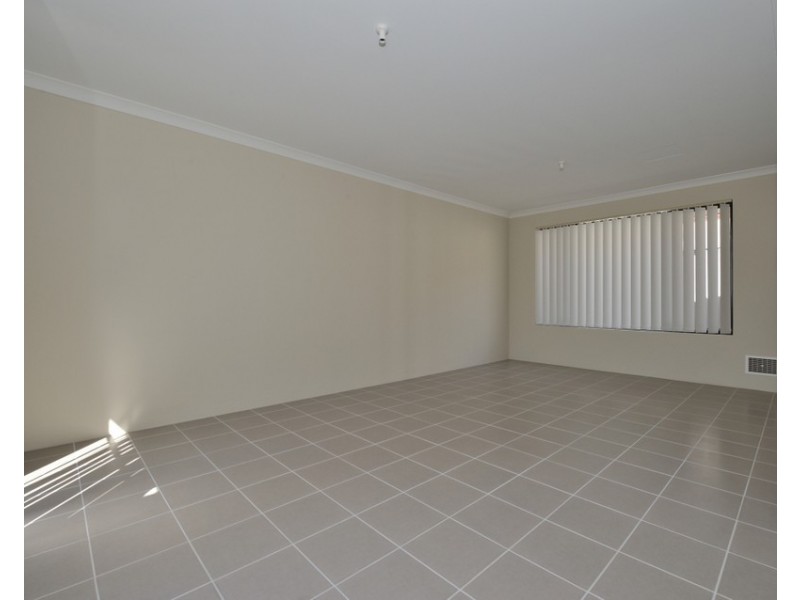 Unit 3 213 Willmott Drive, Waikiki WA 6169
