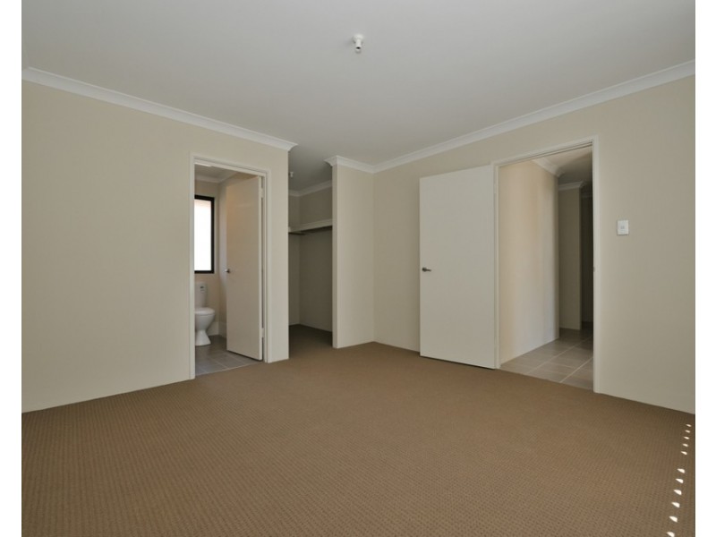 Unit 3 213 Willmott Drive, Waikiki WA 6169