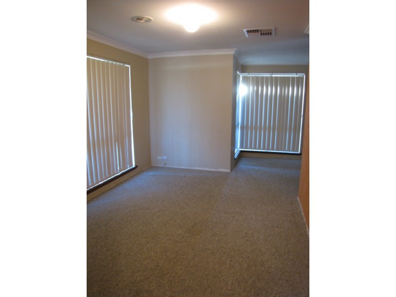 10 Burnside Way, Waikiki WA 6169