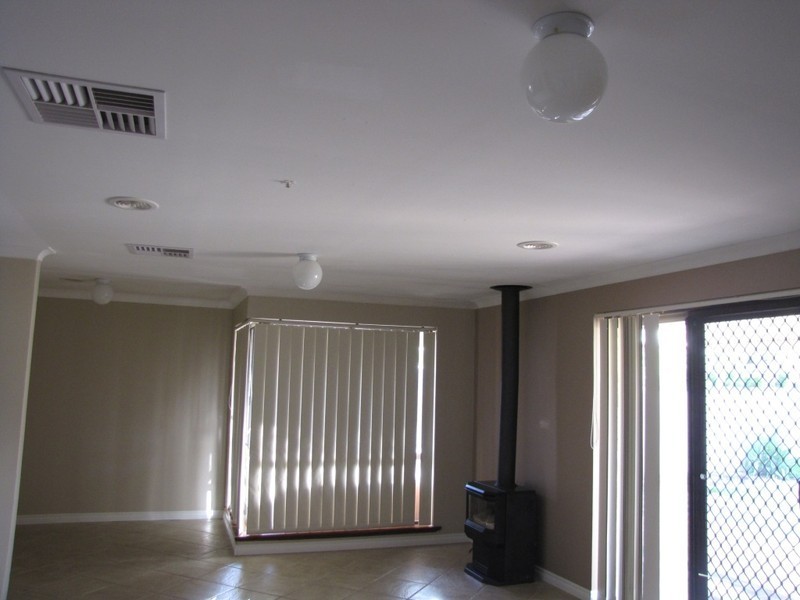 10 Burnside Way, Waikiki WA 6169