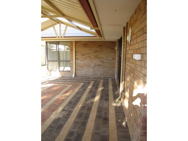 10 Burnside Way, Waikiki WA 6169