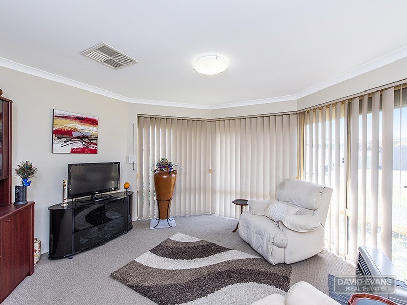 4 Fathom Ramble, Waikiki WA 6169