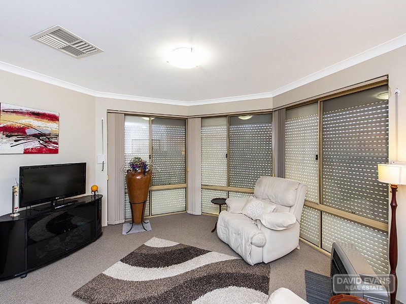 4 Fathom Ramble, Waikiki WA 6169