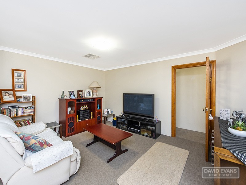 4 Fathom Ramble, Waikiki WA 6169