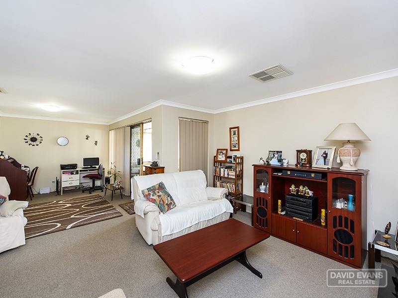 4 Fathom Ramble, Waikiki WA 6169