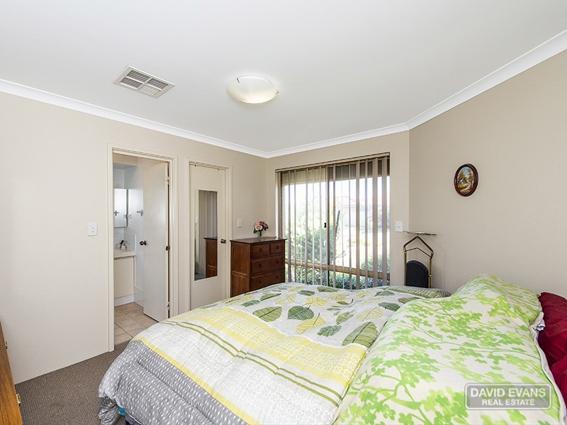 4 Fathom Ramble, Waikiki WA 6169