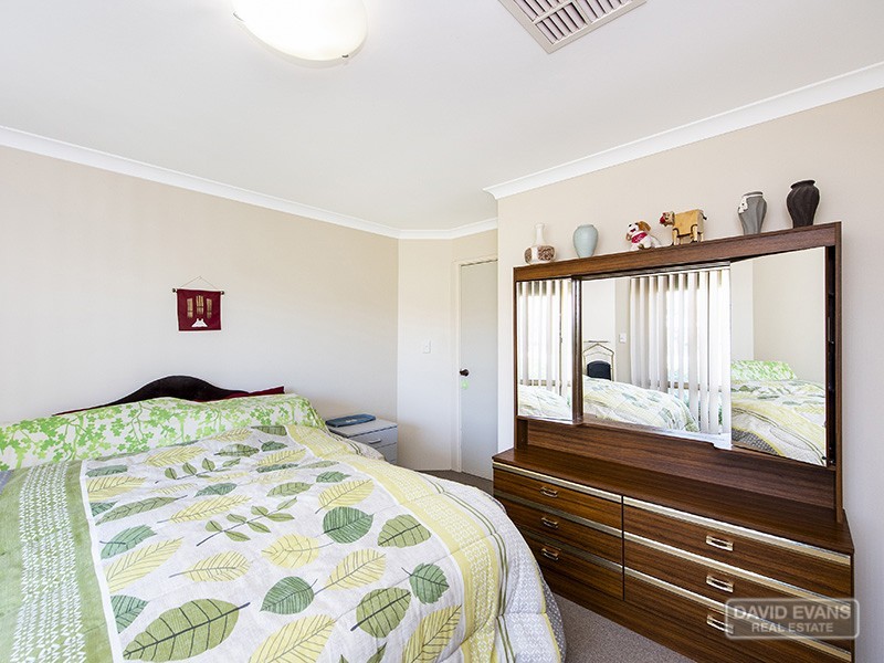 4 Fathom Ramble, Waikiki WA 6169