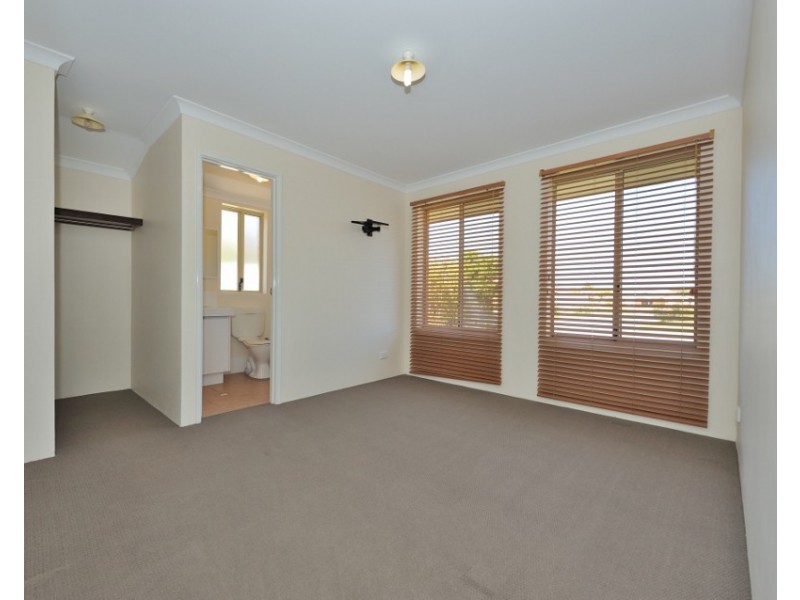 10 Zedora Loop, Port Kennedy WA 6172