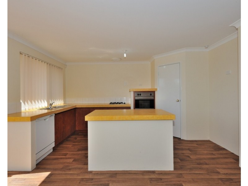 10 Zedora Loop, Port Kennedy WA 6172