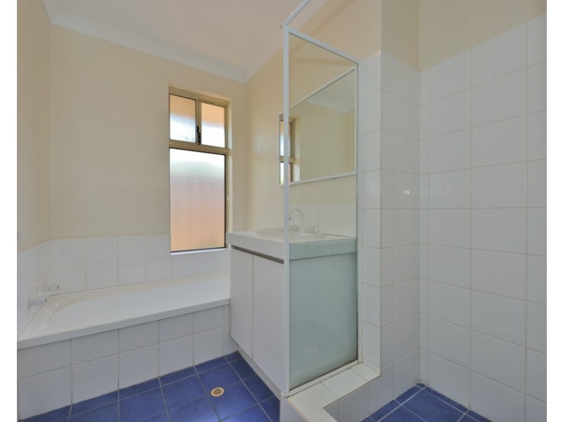 10 Zedora Loop, Port Kennedy WA 6172