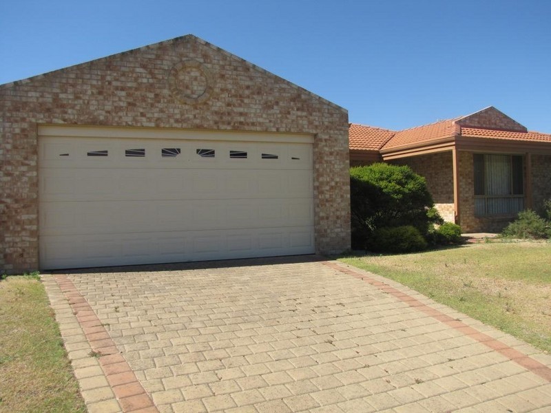 12 Cote D’ Azure, Port Kennedy WA 6172