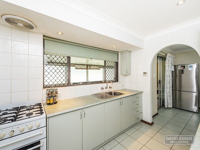 10 Pericles Court, Rockingham WA 6168
