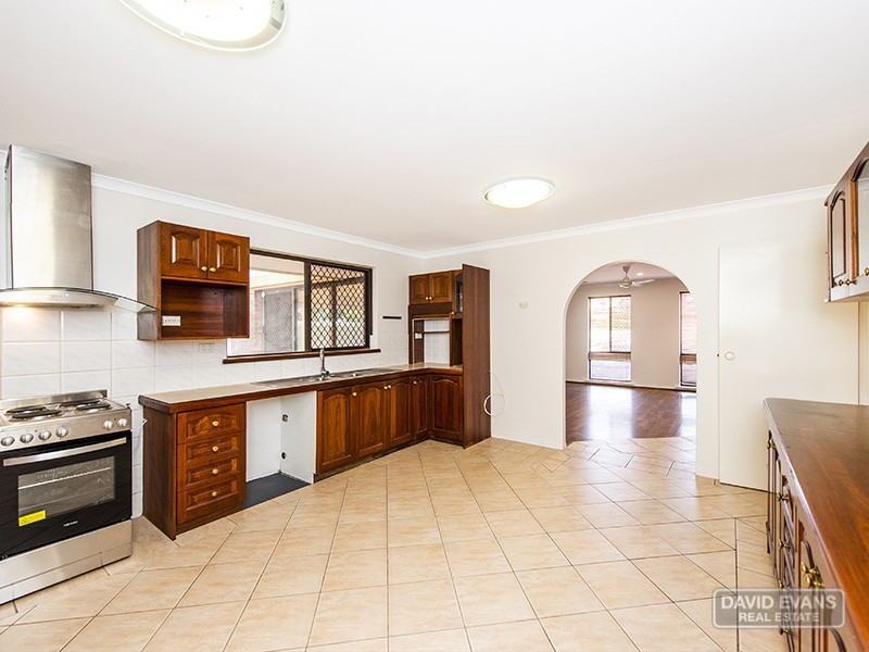 77 Council Avenue, Rockingham WA 6168