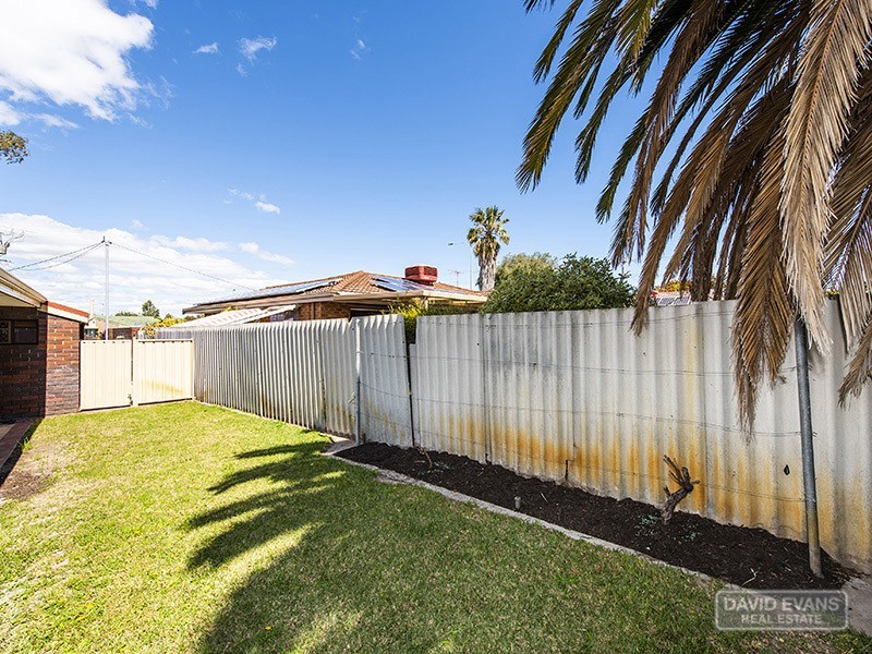 77 Council Avenue, Rockingham WA 6168