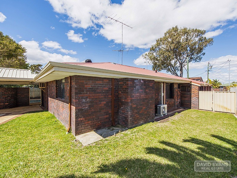 77 Council Avenue, Rockingham WA 6168