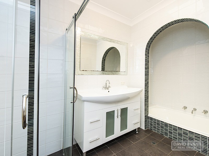 77 Council Avenue, Rockingham WA 6168