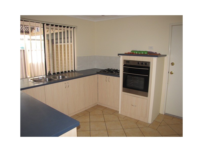 16 Pimento Circle, Port Kennedy WA 6172