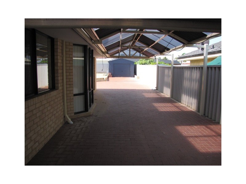 16 Pimento Circle, Port Kennedy WA 6172