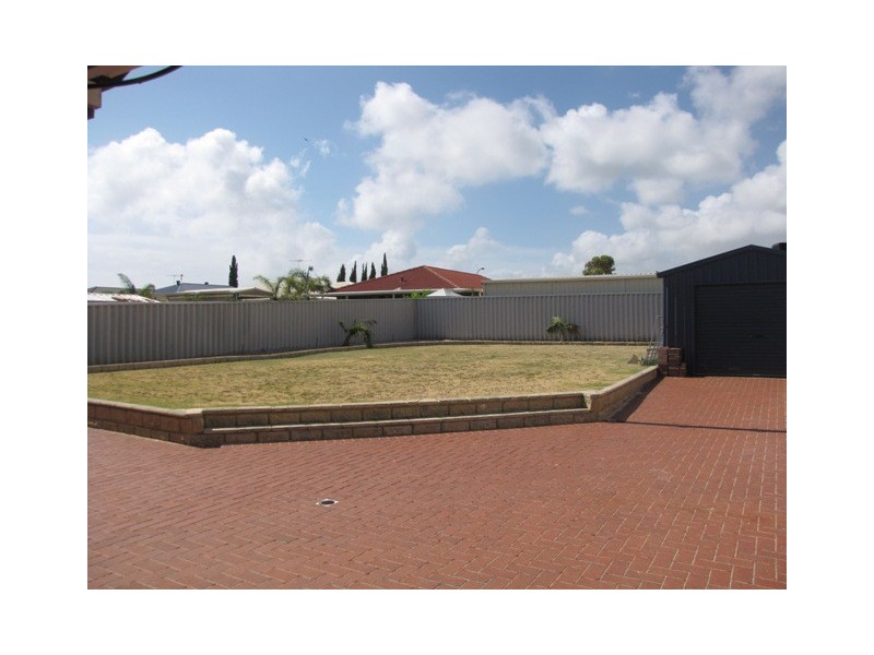 16 Pimento Circle, Port Kennedy WA 6172
