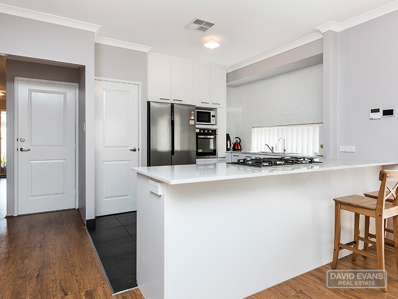 124 Sapphire Chase, Wellard WA 6170