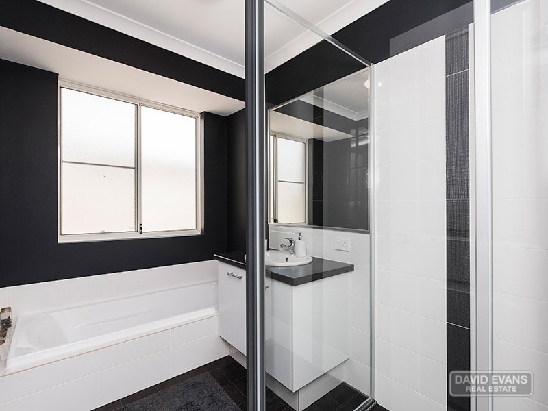 124 Sapphire Chase, Wellard WA 6170