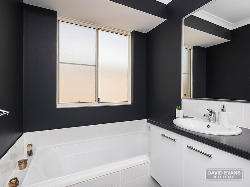 124 Sapphire Chase, Wellard WA 6170