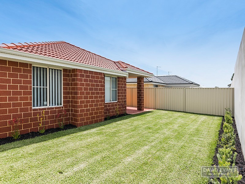 124 Sapphire Chase, Wellard WA 6170