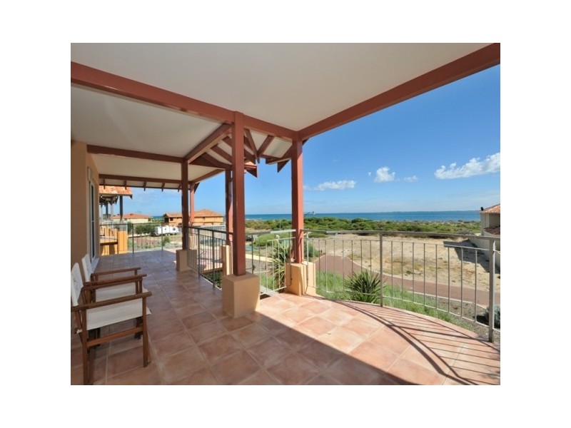 10 Wave Cove, Port Kennedy WA 6172