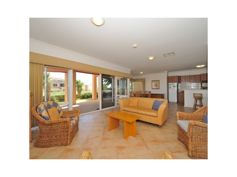 10 Wave Cove, Port Kennedy WA 6172