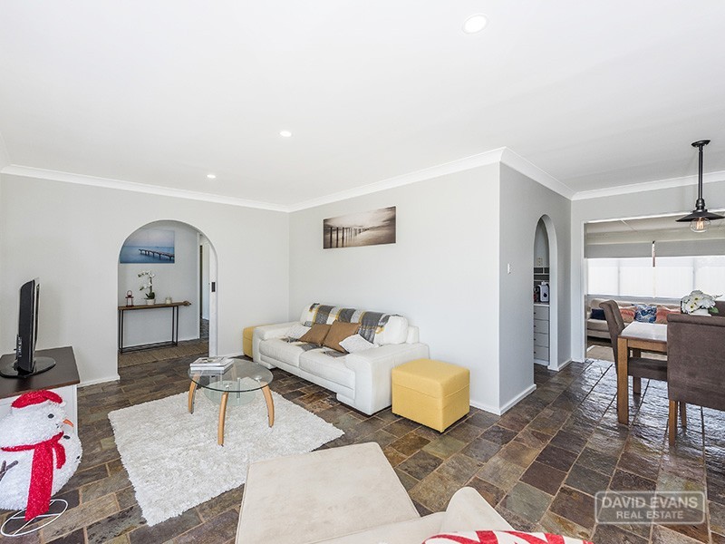 2 Merilup Court, Hillman WA 6168