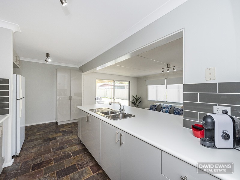 2 Merilup Court, Hillman WA 6168