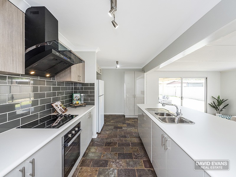 2 Merilup Court, Hillman WA 6168