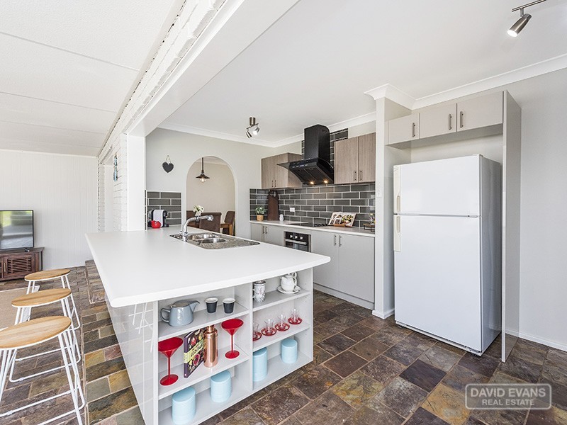 2 Merilup Court, Hillman WA 6168