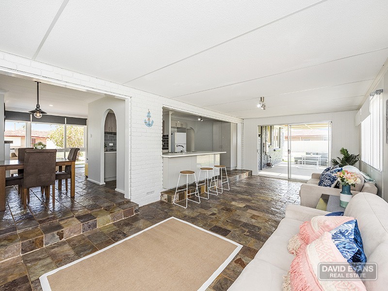 2 Merilup Court, Hillman WA 6168
