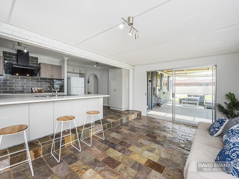 2 Merilup Court, Hillman WA 6168