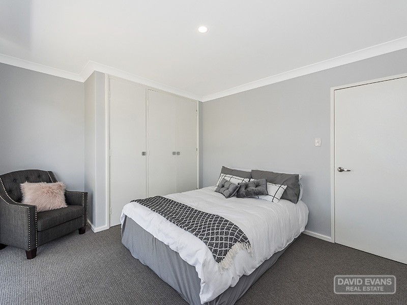 2 Merilup Court, Hillman WA 6168
