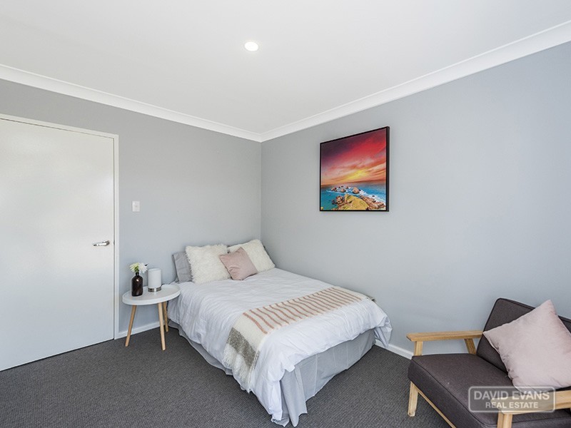 2 Merilup Court, Hillman WA 6168
