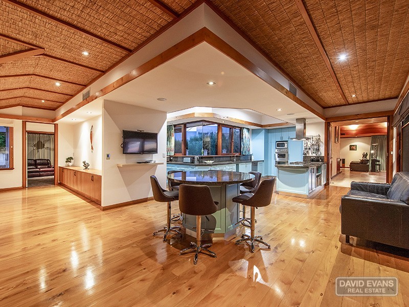 18 Pembroke Court, Warnbro WA 6169