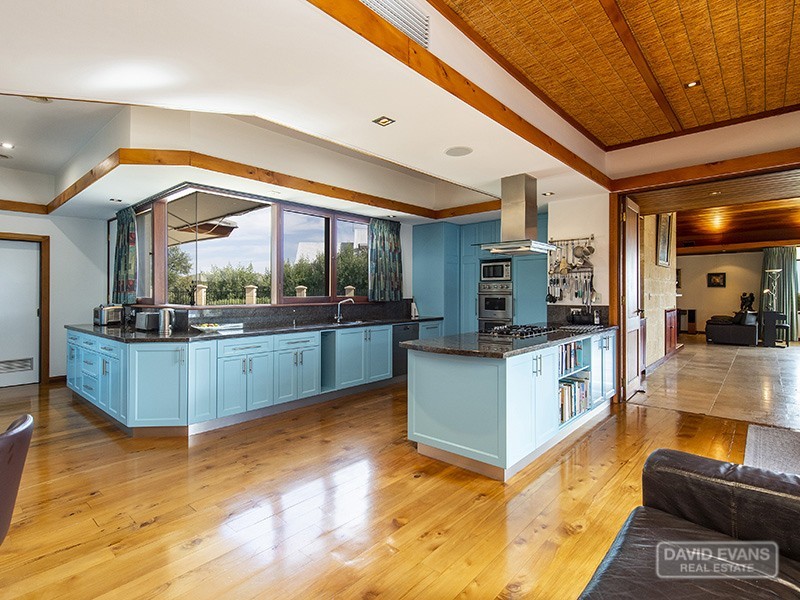 18 Pembroke Court, Warnbro WA 6169