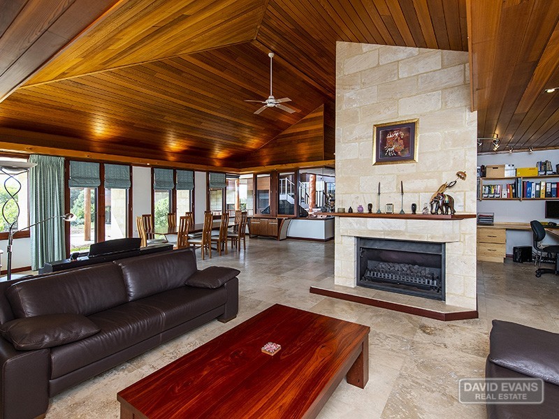 18 Pembroke Court, Warnbro WA 6169