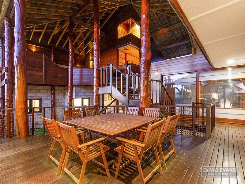 18 Pembroke Court, Warnbro WA 6169