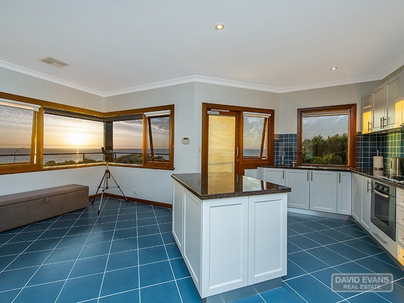 18 Pembroke Court, Warnbro WA 6169