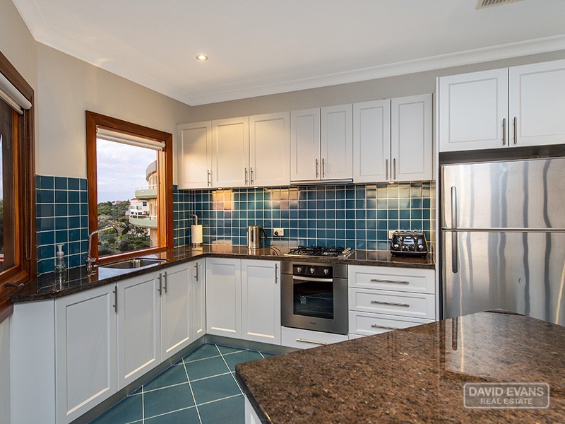 18 Pembroke Court, Warnbro WA 6169