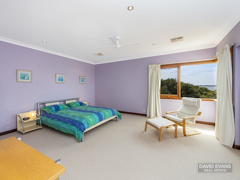 18 Pembroke Court, Warnbro WA 6169