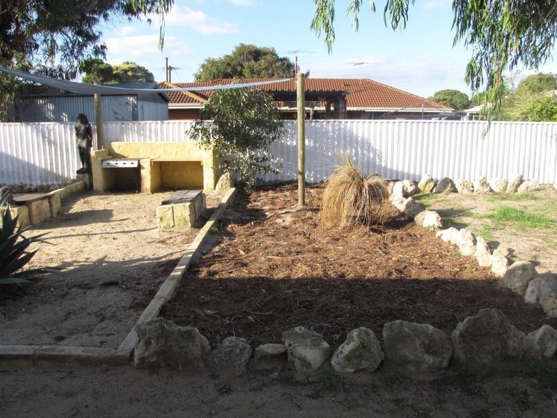 6 Wavelea Street, Safety Bay WA 6169