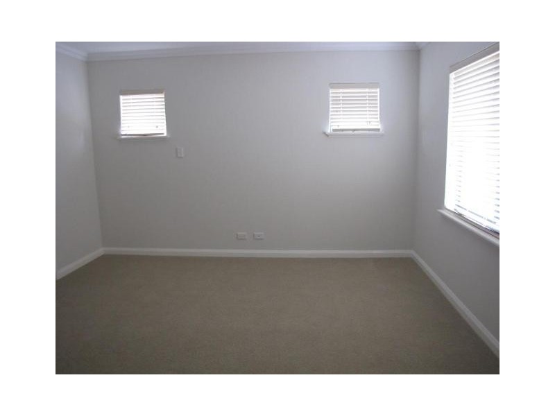 4/93 Kent Street, Rockingham WA 6168