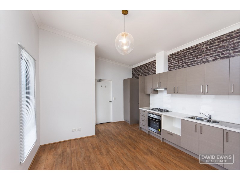 4/128 Safety Bay Road, Shoalwater WA 6169