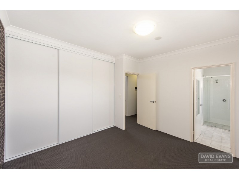 4/128 Safety Bay Road, Shoalwater WA 6169