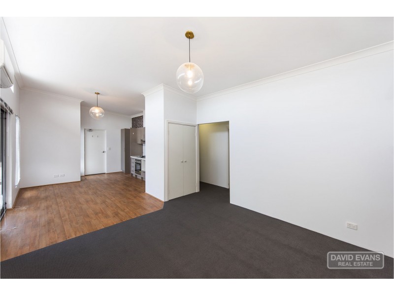 4/128 Safety Bay Road, Shoalwater WA 6169