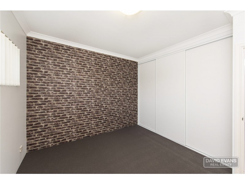 4/128 Safety Bay Road, Shoalwater WA 6169